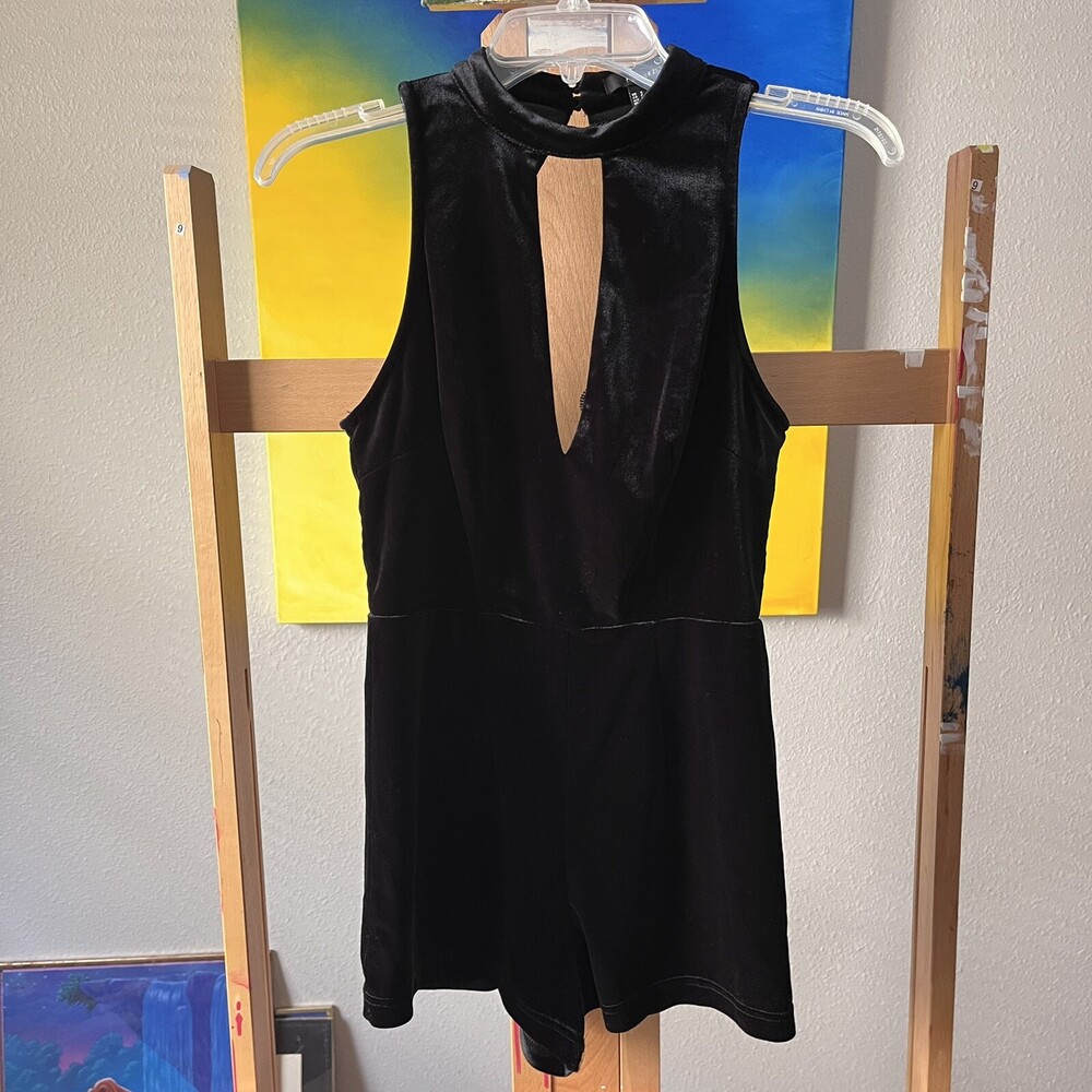 Forever 21 Women's Size Small Black Crushed Velvet Sleeveless Romper